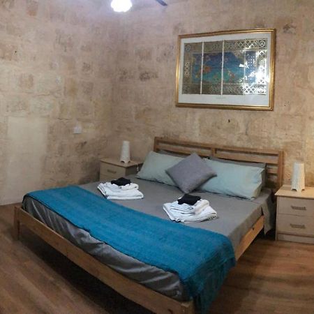 Floriana Cosy Townhouse Apartman Kültér fotó