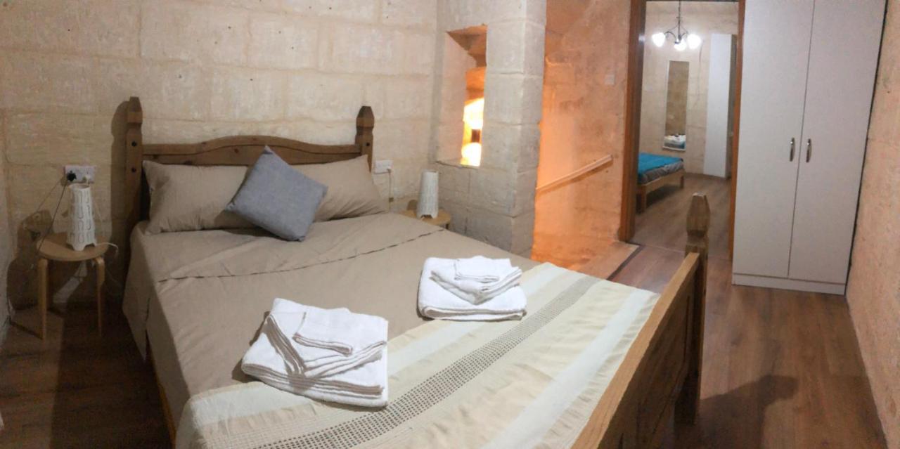Floriana Cosy Townhouse Apartman Kültér fotó