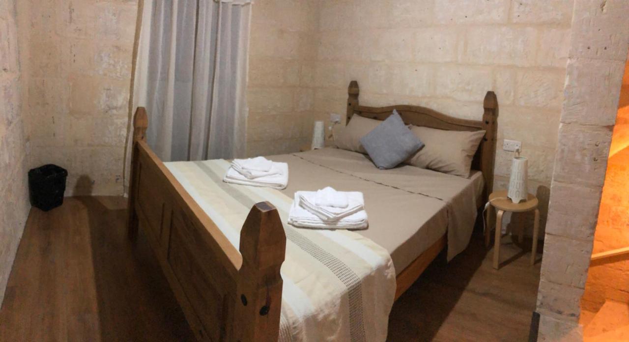 Floriana Cosy Townhouse Apartman Kültér fotó
