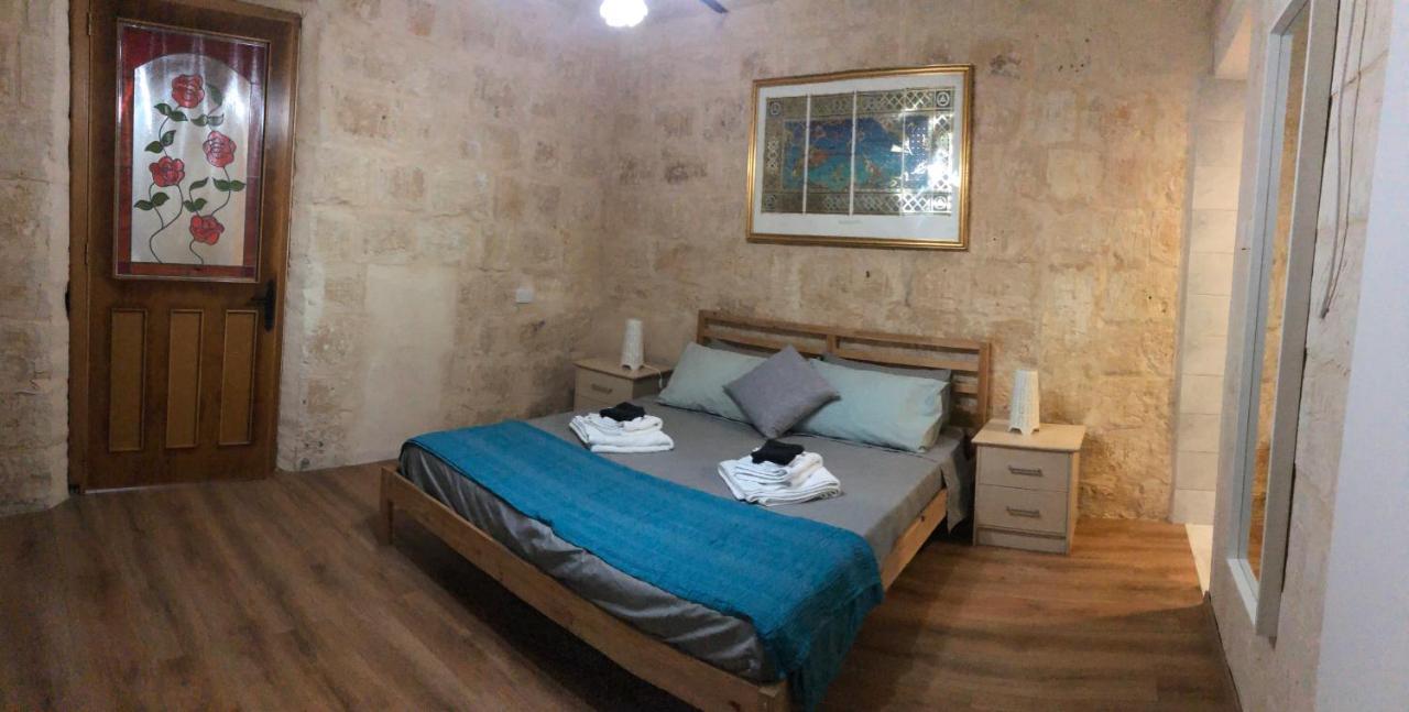 Floriana Cosy Townhouse Apartman Kültér fotó