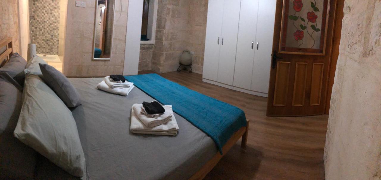 Floriana Cosy Townhouse Apartman Kültér fotó