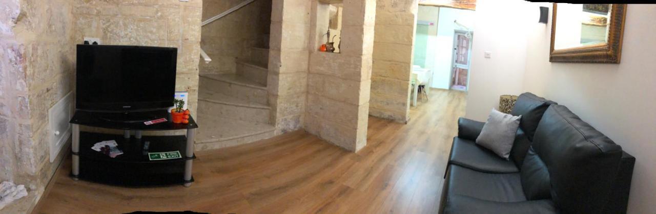 Floriana Cosy Townhouse Apartman Kültér fotó