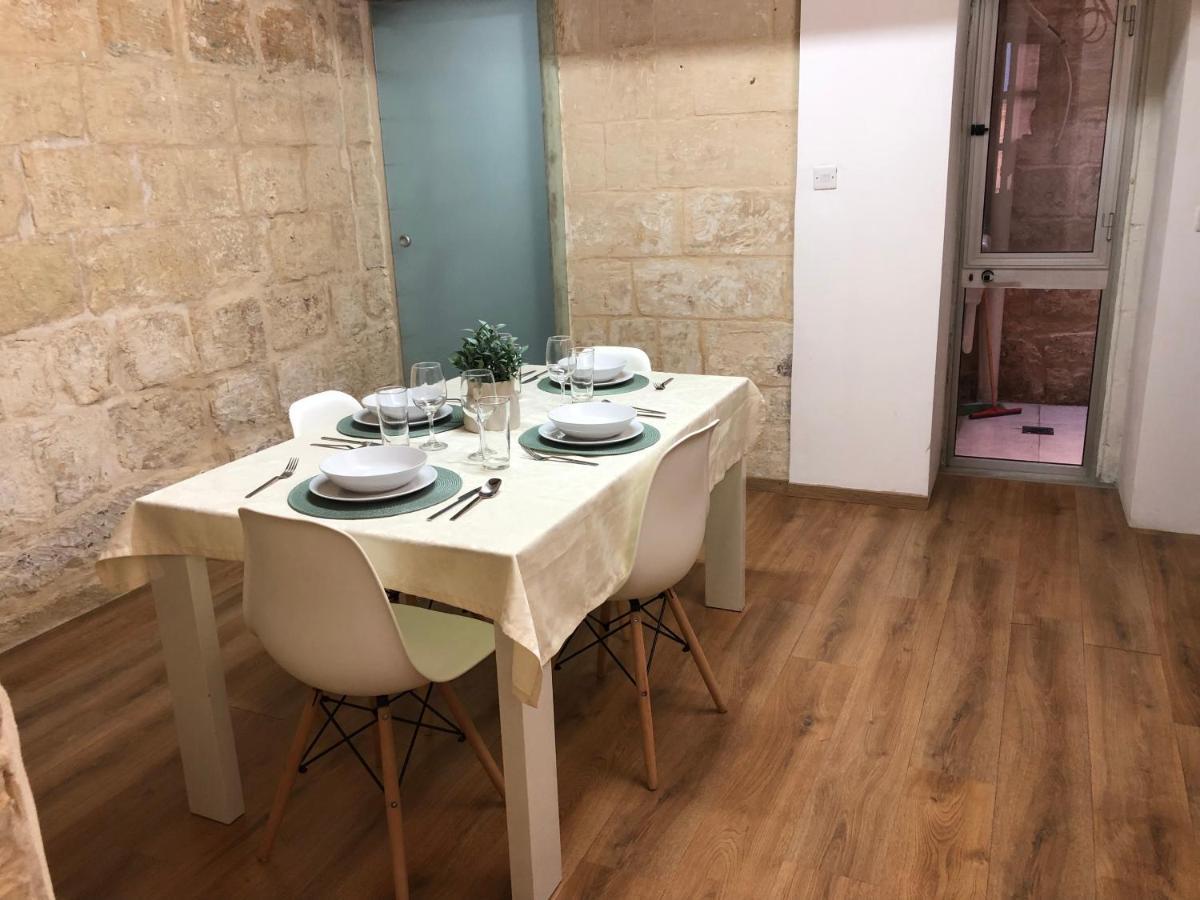 Floriana Cosy Townhouse Apartman Kültér fotó