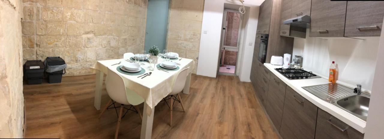 Floriana Cosy Townhouse Apartman Kültér fotó